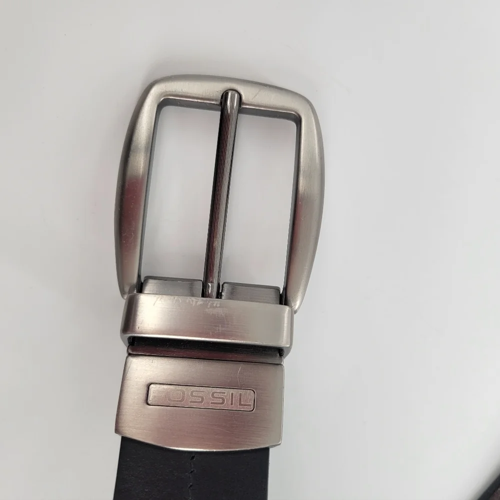 Fossil Mens Size 40 Black Brown Genuine Leather Casual Belt Silver Buckle